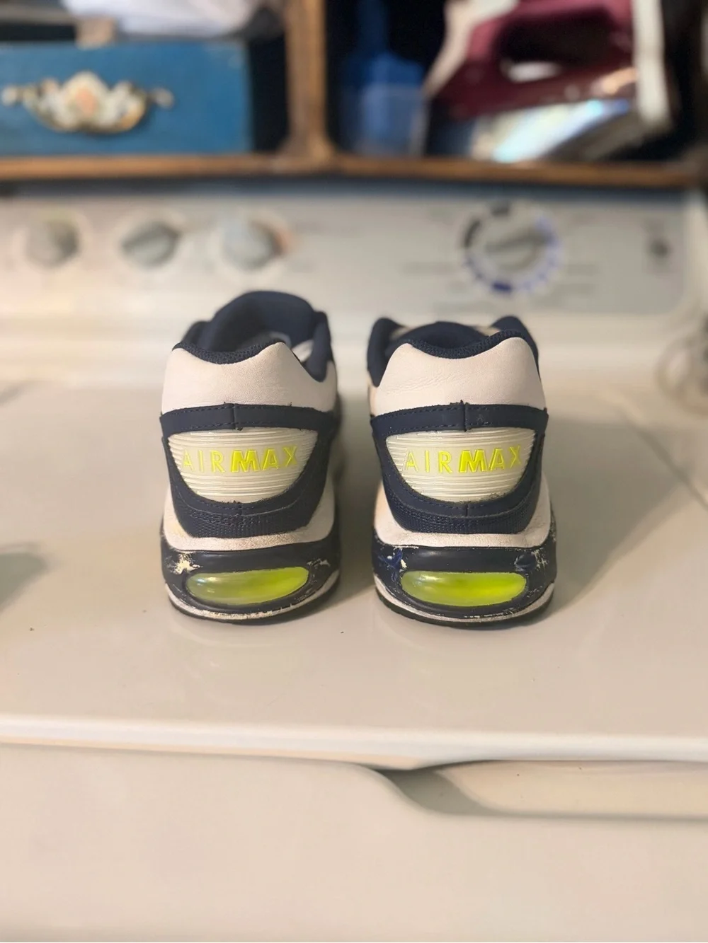 Nike Air Max Navigate Youth 6.5Y Navy White Volt Running Sneakers Athletic Shoes